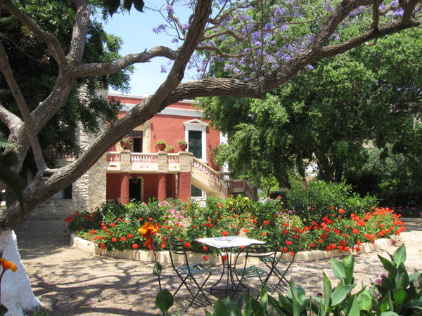 A room in a summer residence built in 1895 in a hidden quiet spot, only 5 minute Athens, Greece A room in Archontiko Angelou in Alinda Private room in nature lodge vacation rental 2651330