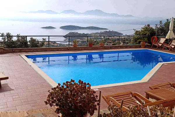 Room is freshly renovated. More photos coming soon!<br /><br />Just 2.5km outsid Agios Nikolaos, Greece Bella Vista Apartments - Room 10 Room in aparthotel vacation rental 13766845