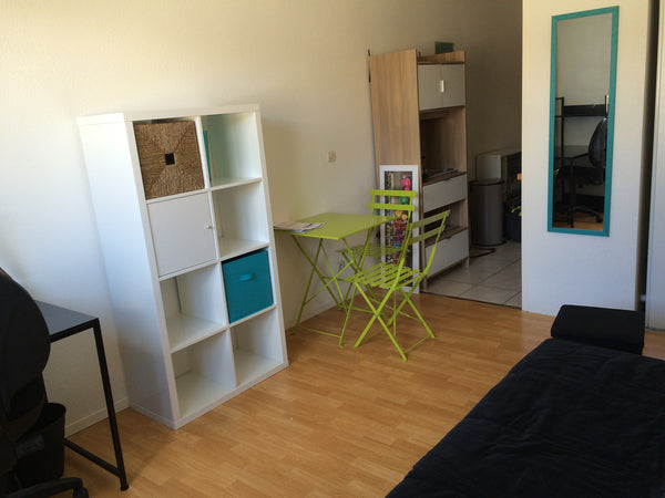 Vous pourrez profiter pleinement de votre séjour à Bordeaux en logeant dans ce s Le Bouscat, France Bordeaux Studio très calme avec place de parking Entire rental unit vacation rental 18307801