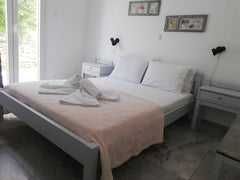 Located 500 m from Aliki Beach in Paros, the Cycladic-style Galaxy Apartments of Paros, Greece Galaxy Apartments Paros Alyki Entire rental unit vacation rental 14182953