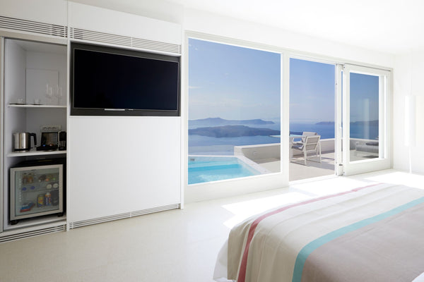 With minimal aesthetics and all modern comforts, it is located at a privileged e Greece Delight Suite - Alti Suites Room in boutique hotel vacation rental 32490461