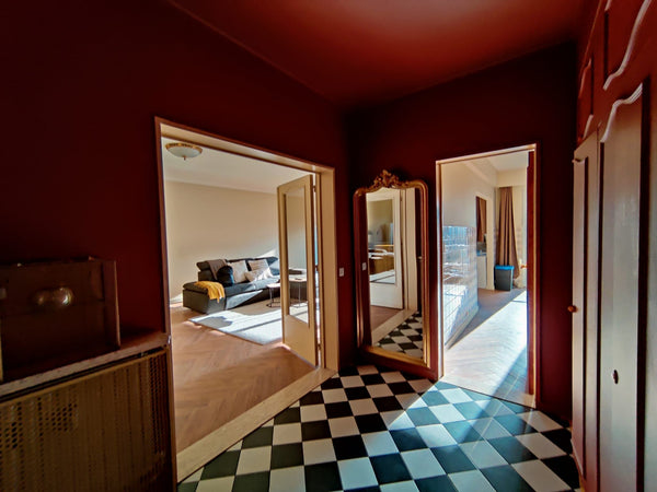 Ruim, lichtrijk, gerenoveerd appartement in centrum Antwerpen. Het appartement i Schilde, Belgium Privé-kamer met terras in centrum Antwerpen. Private room in condo vacation rental 704648597321547745