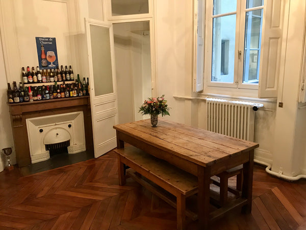 90m2 de style ancien avec hauts plafonds parfait pour accueillir une famille/ban Lyon, France 90m2 au ❤️ de la ville - 90m2 in the ❤️ of the city Entire rental unit vacation rental 21972825