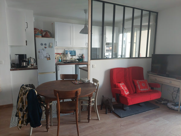 Appartement tout équipé avec un grand salon et 2 terrasses de 9m2 chacune. <br / Saint-Gilles-Vieux-Marché, France Appartement lumineux, 2 terrasses, centre ville Entire rental unit vacation rental 49773012