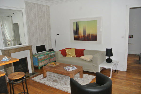 Un  appartement calme et lumineux dans un quartier commerçant à 10 minutes à pie Paris, France A typical charming parisian flat Entire rental unit vacation rental 782302