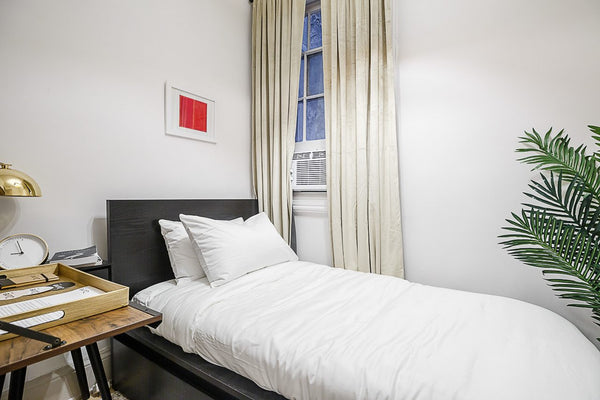This clean, charming and glossy room is available for rent as <br />   unfurnish  Rental unit in New York · 5 bedrooms · 1 bed · 0 shared baths Private room in rental unit vacation rental 45873996