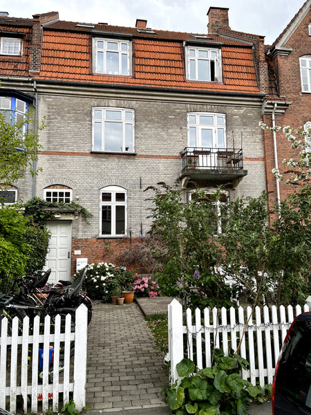 Tag hele familien med til denne skønne lejlighed på 155 kvm i byhus i charmerend  Skønt byhus i København med gårdhave. Entire townhouse vacation rental 633054952376640403