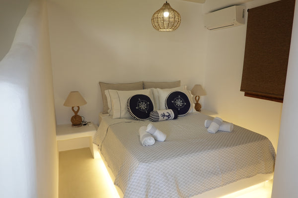 Kick back and relax in this calm, stylish space. Lovely one bedroom studio in Ag Greece Divers House Deluxe Studio 5 Entire rental unit vacation rental 51737057