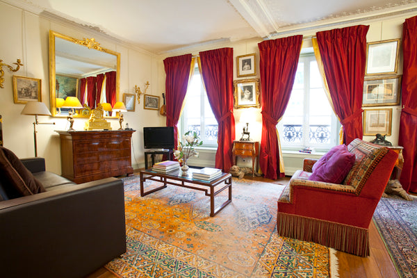 Ideally located in the heart of Paris in the center of the most chic districts o Paris, France Luxury, Calm & Pleasure in 915 sqf. Entire rental unit vacation rental 55239