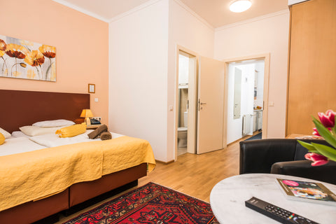 Our comfy apartment for 2 offers you a temporary home in Vienna. Many shops, res Vienna, Austria Comfortable Apartment for 2 (#6) Entire condo vacation rental 197827