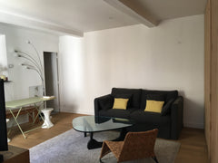 Charmant deux pièces sur cour situé au RDC d'un petit immeuble composé d'un salo Paris, France Petit nid douillet dans le 20e Entire rental unit vacation rental 21671420