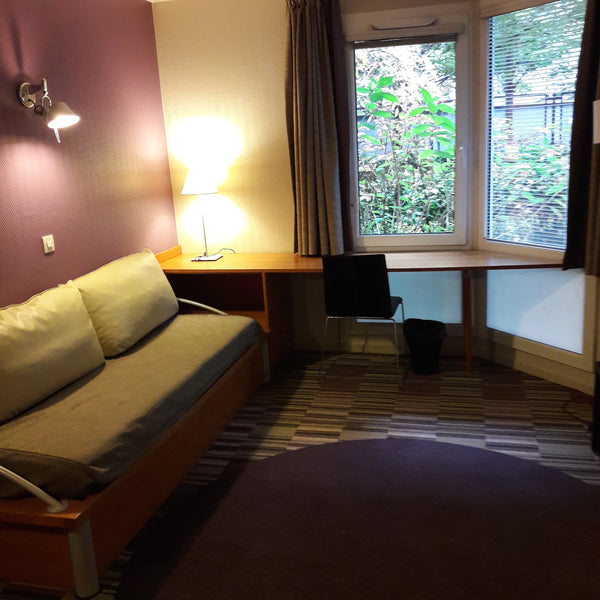 Mon appartement est doté d'une place de parking. Il est calme et cosy avec sa te Lyon, France Paris logement 4 personnes terrasse et parking Entire condo vacation rental 21139361