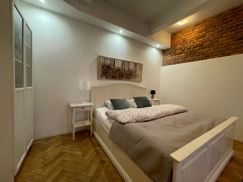 A lovely semi underground apartment near the Riverside. <br />• 15 minute walk t Prague, Czechia COMFY APARTMENT@RIVERSIDE Entire rental unit vacation rental 27401924