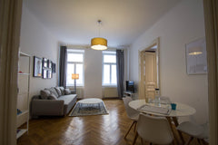 This 70 m² apartment is only about 5 walking minutes away from the parliament, t Vienna, Austria Blue's Clues Entire rental unit vacation rental 23097962