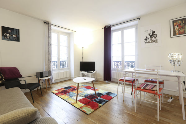 L'intérêt essentiel de cet appartement de 35 m carré, qui se situe au 1er étage, Romainville, France En plein coeur du Marais Entire rental unit vacation rental 8715048