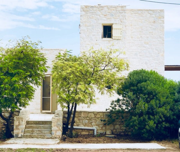 This stone built villa is a stunning traditional Cycladic residence. It is locat  Filizi-Naousa Cycladic House Cycladic home vacation rental 27501587