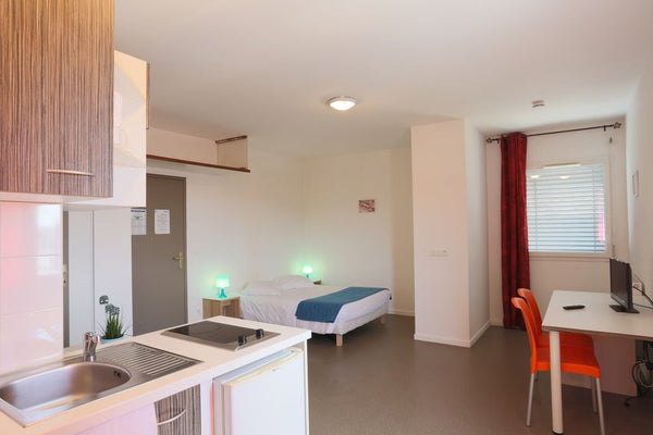 Studio located near the subway station Place Jean Jaures. Private and fully equi  Studio for 2 (22 m²) in Lyon near the subway Entire serviced apartment vacation rental 28709481