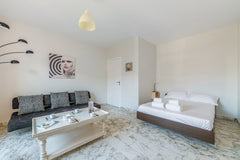 Located in the calm and residential quarter of Lyon, this apartment can accommod Paris, France Charming 1br on the Saône riverbank Lyon Entire rental unit vacation rental 32533860