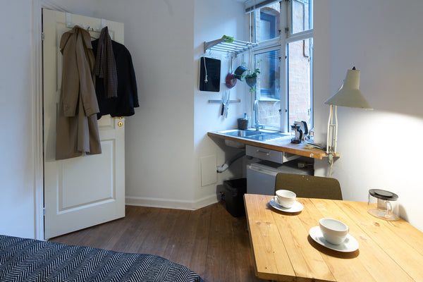 A small and charming bedroom with an included kitchen, located in the guest suit Copenhagen, Denmark Room w. private kitchen | Central in Copenhagen Private room in guesthouse vacation rental 42769105
