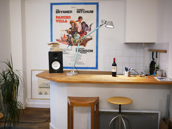 Studio de 22 mètres carrés, récemment rénové, au premier étage d'une cour d'un i Paris, France Un Beau Studio à Cambronne Entire rental unit vacation rental 3641006