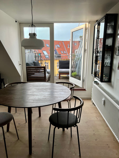 Lejligheden har sin egen lille terrasse, og ligger ved siden af en skøn park, tæ Copenhagen, Denmark Hyggelig taglejlighed på Østerbro Entire condo vacation rental 46858545