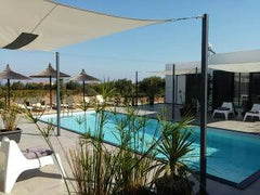 Les chambres sont proche de la ville de kos. les chambres on une terrasse ,avec   Chambre confortable indépendante,avec vue sur mer. Private room in bed and breakfast vacation rental 13766164