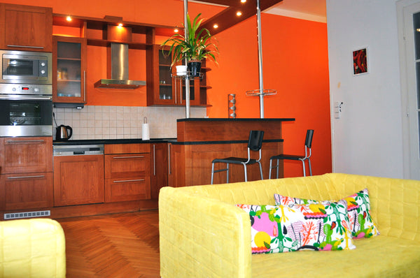 Bright and spacious 3-bedroom apartment, 8 min. from center of Prague  (by metro Prague, Czechia Bright and spacious 3-bdr. apt 9 min to center Entire rental unit vacation rental 24316546