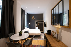 Enjoy your stay in our fully renovated cosy and modern close to Lyon's shops and France MEMORABLEPLACE-St Germain-Lovely&Cosy Lyon center Entire rental unit vacation rental 45430298