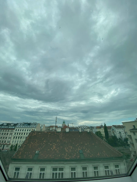 Das Zimmer ist ca. 18 qm groß, hat Parkettboden mit Fußbodenheizung, zwei Fenste Vienna, Austria Zimmer | Nähe | Naschmarkt und Mariahilferstraße Private room in rental unit vacation rental 50110273