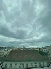 Das Zimmer ist ca. 18 qm groß, hat Parkettboden mit Fußbodenheizung, zwei Fenste Vienna, Austria Zimmer | Nähe | Naschmarkt und Mariahilferstraße Private room in rental unit vacation rental 50110273