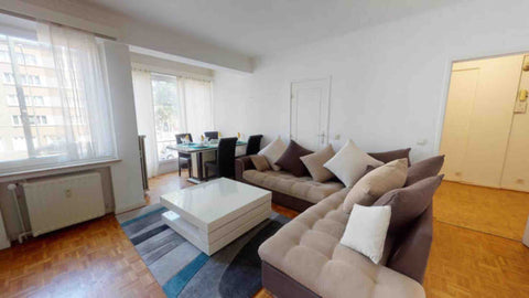 Bel et grand appartement individuel, totalement meublé. Il n’y a pas de connexio Brussels, Belgium Bel appartement individuel - no internet connexion Entire rental unit vacation rental 630103766089144882