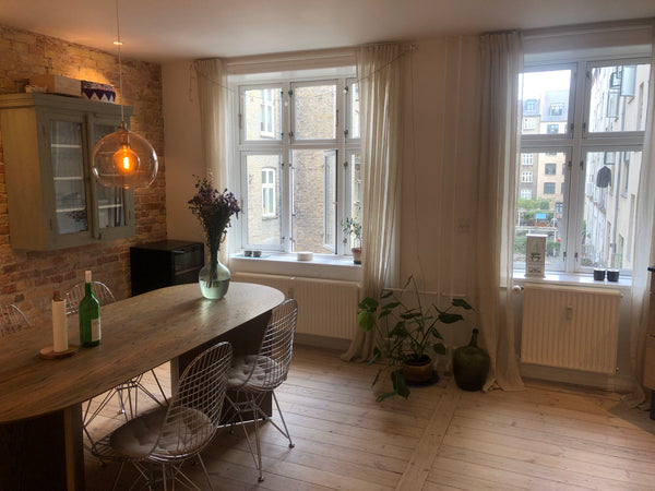 This apartment is placed in central Nørrebro. It is close to the Nørrebro park,  Copenhagen, Denmark Hyggelig lejlighed med fantastisk beliggenhed Entire condo vacation rental 657745714277153777