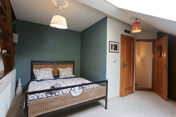 Welcome to a cozy mezzanine apartment 1 minute walk from stunning view on the Pr Prague, Czechia Central two floor flat by Charles Bridge (3 min.) Entire rental unit vacation rental 18681715