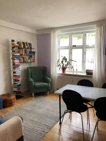 Bright and cozy apartment on the top floor in the heart of Amager. Perfect for a Copenhagen, Denmark Cozy apartment on top floor - 5 minuts from metro Entire rental unit vacation rental 45115301