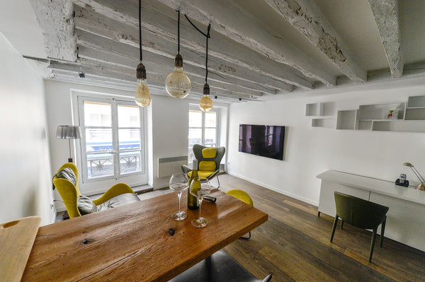 The apartment is located on rue Mandar in the heart of the Sentier/Montorgueil d Paris, France Charming 1BR apartment -Montorgueil/rue Mandar Entire rental unit vacation rental 13635084