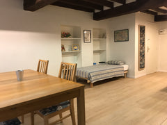 Grand studio de 33 m2, très calme, situé au cœur du 6ème arrondissement, à 5 mn  Paris, France Studio calme au cœur de Paris Entire rental unit vacation rental 20023964