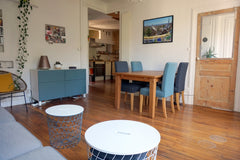 C'est avec plaisir que nous vous accueillerons dans notre très bel appartement.< Lyon, France Charmant appartement 60m2 en plein centre de Lyon Entire rental unit vacation rental 27119576