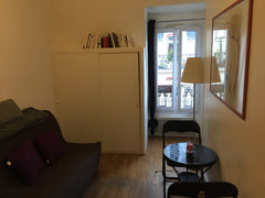 Petit studio , 6 eme étage sans ascenceur dans un quartier tres commerçant, à 2   Studio 11 m2 Entire rental unit vacation rental 12883172