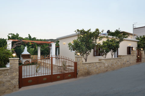 A peaceful cottage house with a big garden located just 1,5 Km from the centre o Kissamos, Greece Garden Cottage in Kissamos - Anna 's House Entire home vacation rental 27184842