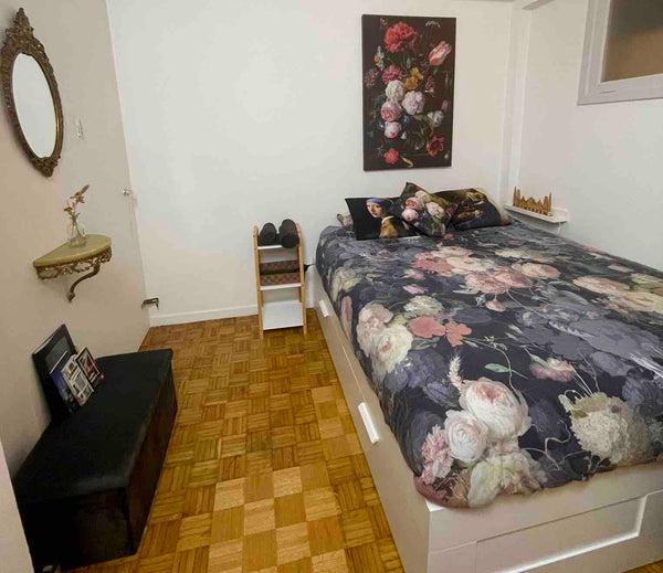 Private bedroom in city centre apartment.<br /><br />Centrally located in the Th Antwerp, Belgium Homestay in the heart of Antwerp Private room in condo vacation rental 618845722788616343