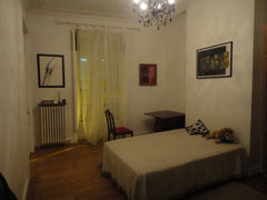 Paris Center. 142m2 to share with the no-smoking owner, often absent. Ancient ho  Very independent quiet sunny room in Paris Centre Private room in rental unit vacation rental 20065745