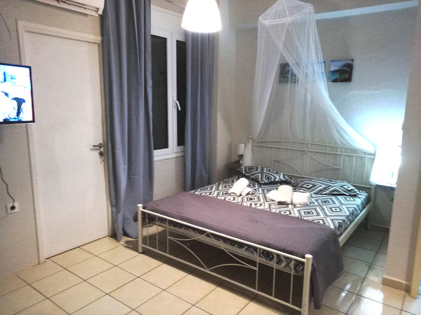 Spacious modern  apartment  right in the center of Heraklion city.  Easy walking Heraklion, Greece City studio 2 in the heart of heraklion Entire rental unit vacation rental 620310317357981284