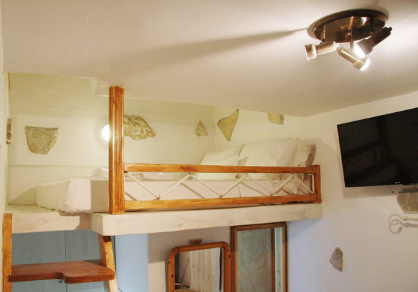 Traditional house located within Chora settlement, with a balcony, a double bed   Aqua Blue House in the centre of Castle settlement Entire home vacation rental 24964741