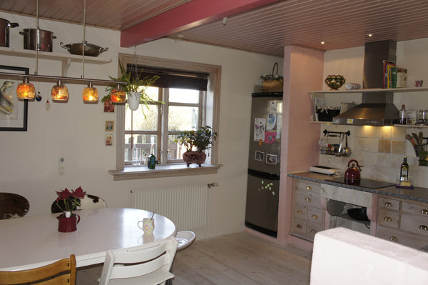 I live in a lovely house near the center of Copenhagen. Public transportation ve Denmark Bella Centre very near.   Rental car possible. Private room in villa vacation rental 2275416