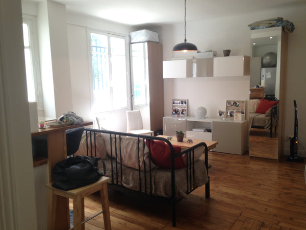 L'appartement se situe au rdc entre 2 cours. Il est très lumineux l'été. Les voi Paris, France Beautiful flat in a private track- Port Royal Entire condo vacation rental 16432655