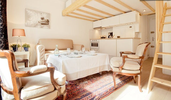 Emplacement exceptionnel pour ce très grand studio, très haut de plafond,  avec  Paris, France Luxembourg - Sorbonne Entire rental unit vacation rental 2821618