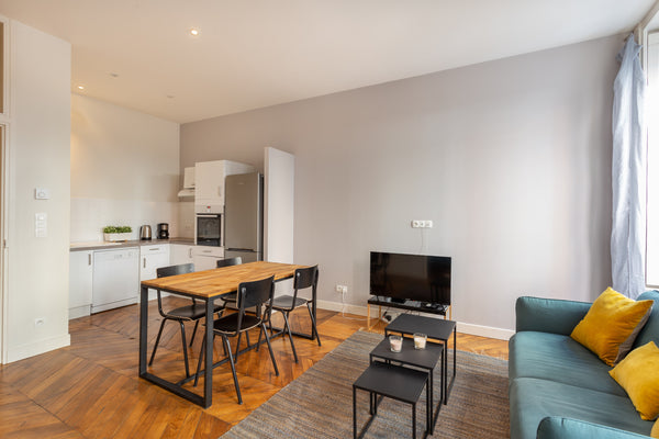 Apartment with lots of character renovated and decorated by an architect. You ca Lyon, France Dify Le Belize - Bellecour Entire rental unit vacation rental 23029374