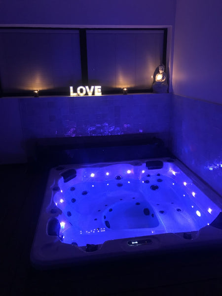 Dans un quartier très calme proche de nombreux commerces et petit marché sur une  Loft bien-être et relaxation, coup de cœur assuré Entire loft vacation rental 49251737