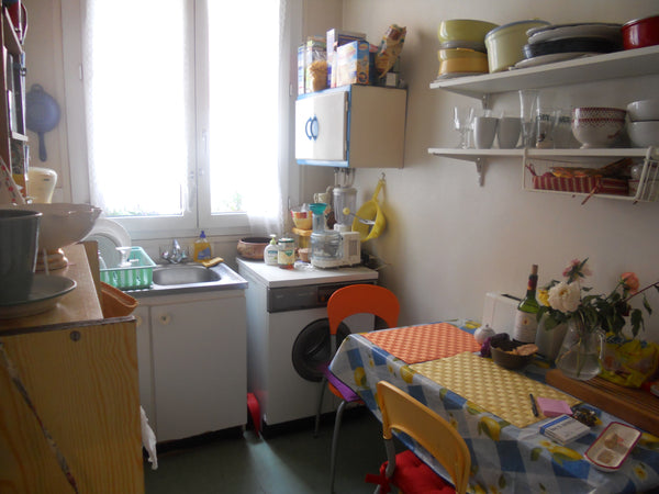 Femme habituée à recevoir des personnes pour visiter Paris<br />Chambre meublée   Chambre à louer - mois d’août 2015 Private room in rental unit vacation rental 7363585