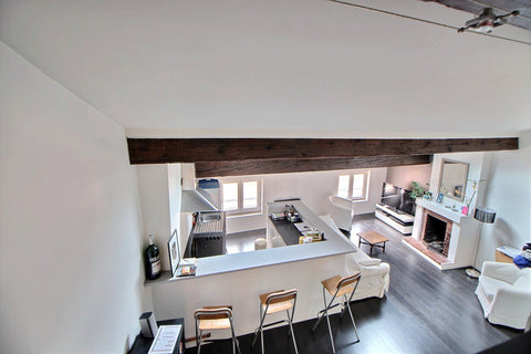 Appartement avec chambre en mezzanine très lumineux, situé en Coeur de Presqu'îl Lyon, France T2 Lyon 50 m2, Coeur presqu'île Entire rental unit vacation rental 9002832